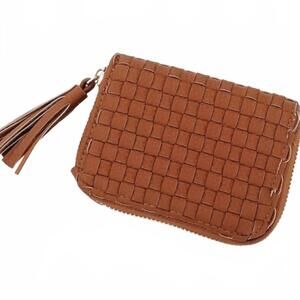 NEW PRETTY SIMPLE wynona woven card wallet in brown